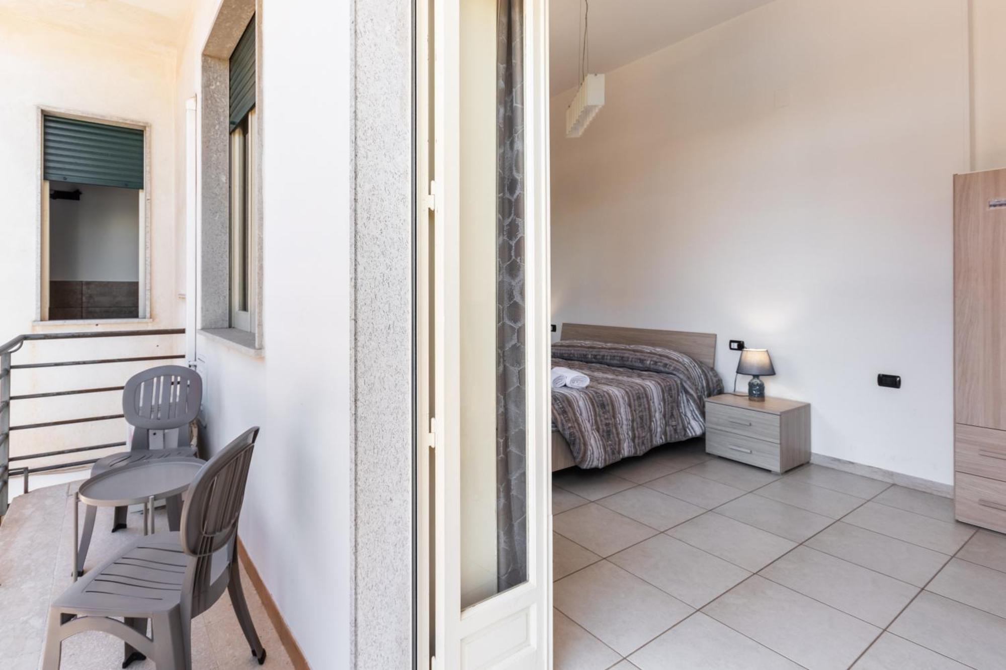 Le Torrette Rooms And Apartments 阿沃拉 外观 照片