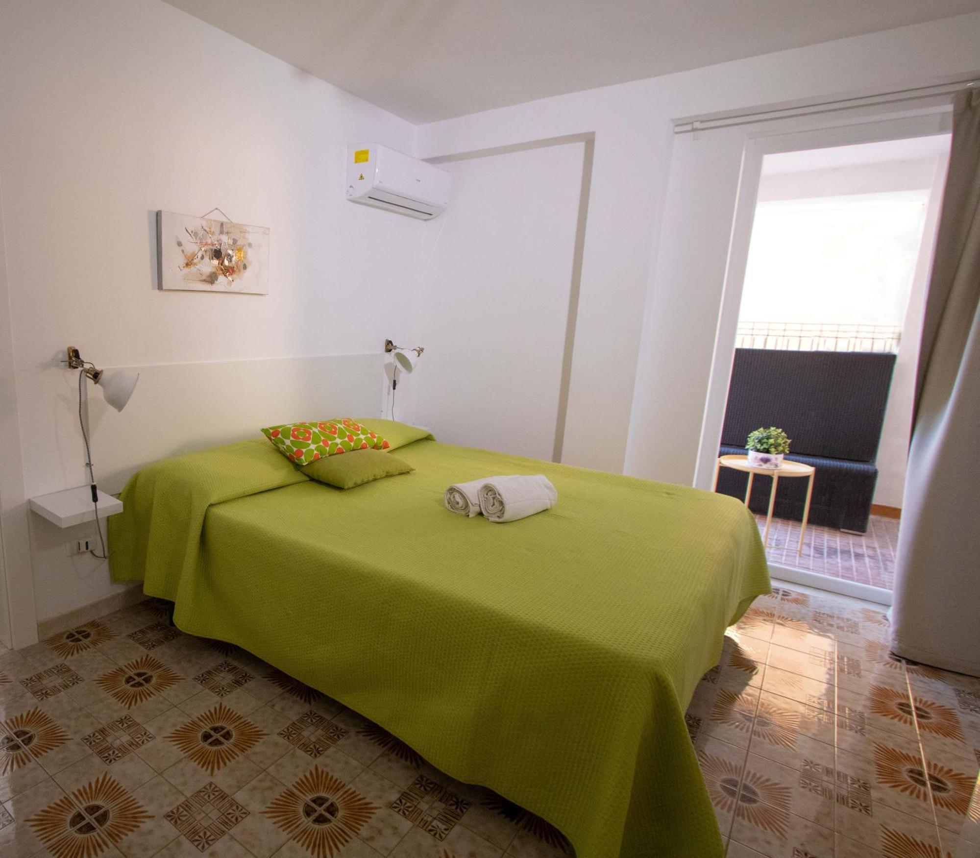 Le Torrette Rooms And Apartments 阿沃拉 外观 照片